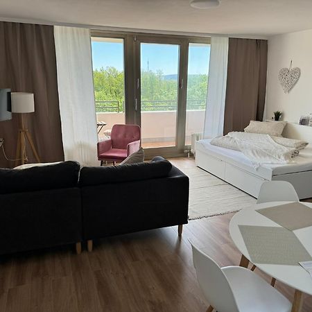 1 Zimmer Wohnung Mit Balkon Und Kueche 拜罗伊特 外观 照片